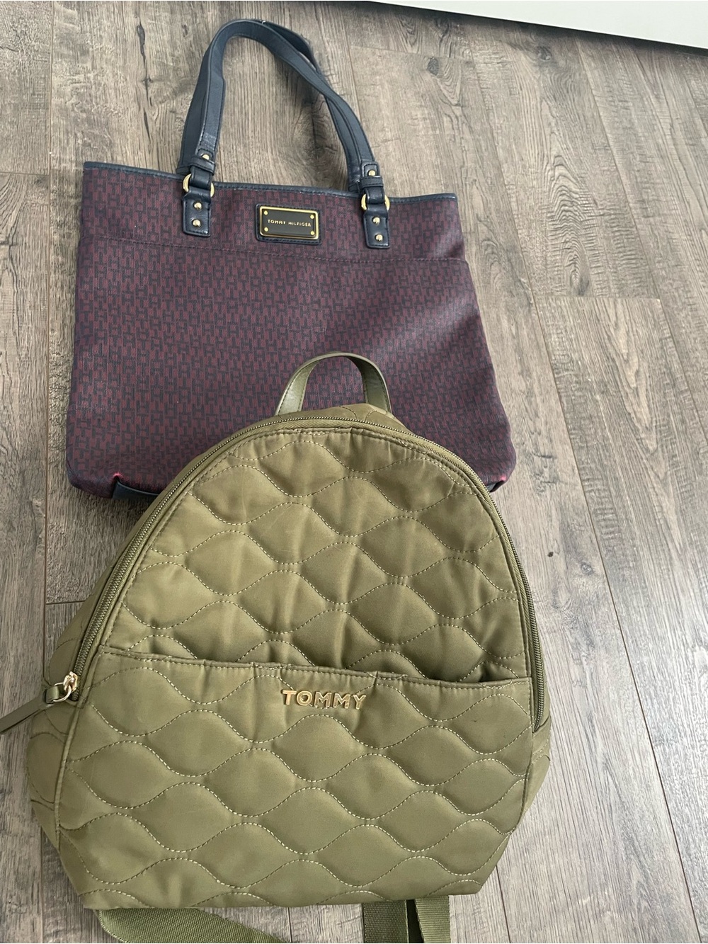 Bundle Tommy Hilfiger backpack and tote bag